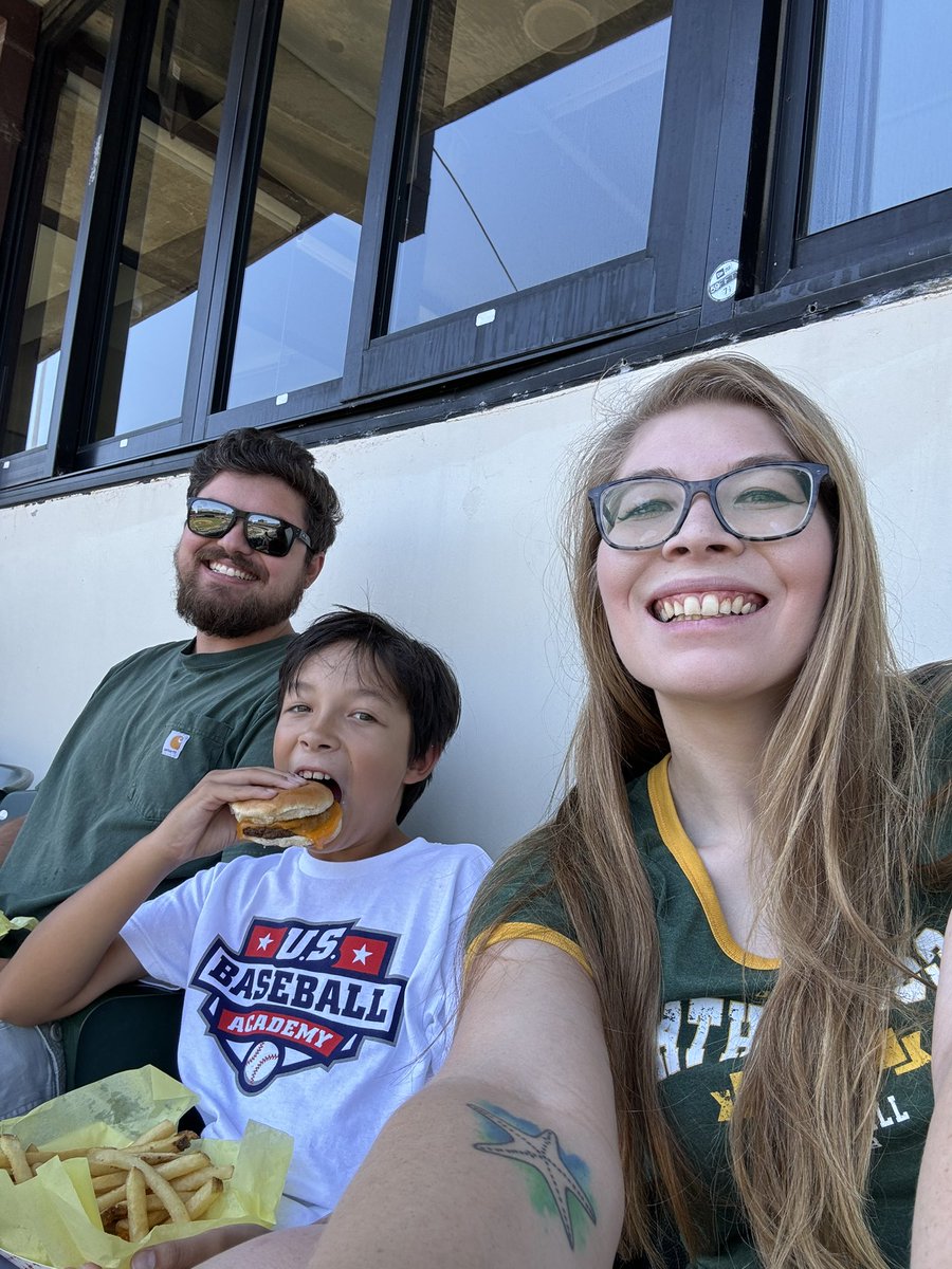 Raenaaxo's tweet photo. #atthecoliseum https://t.co/r5ck2RnmcT