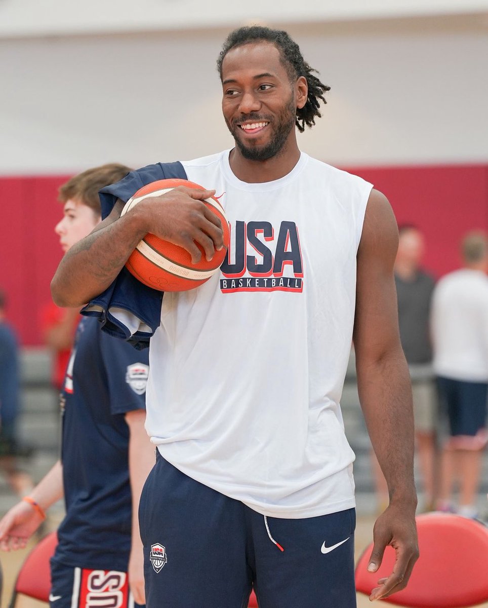 BronGotGame's tweet image. Still can’t believe what I’m seeing man, can’t wait for the Olympics to start 🇺🇸 🥇