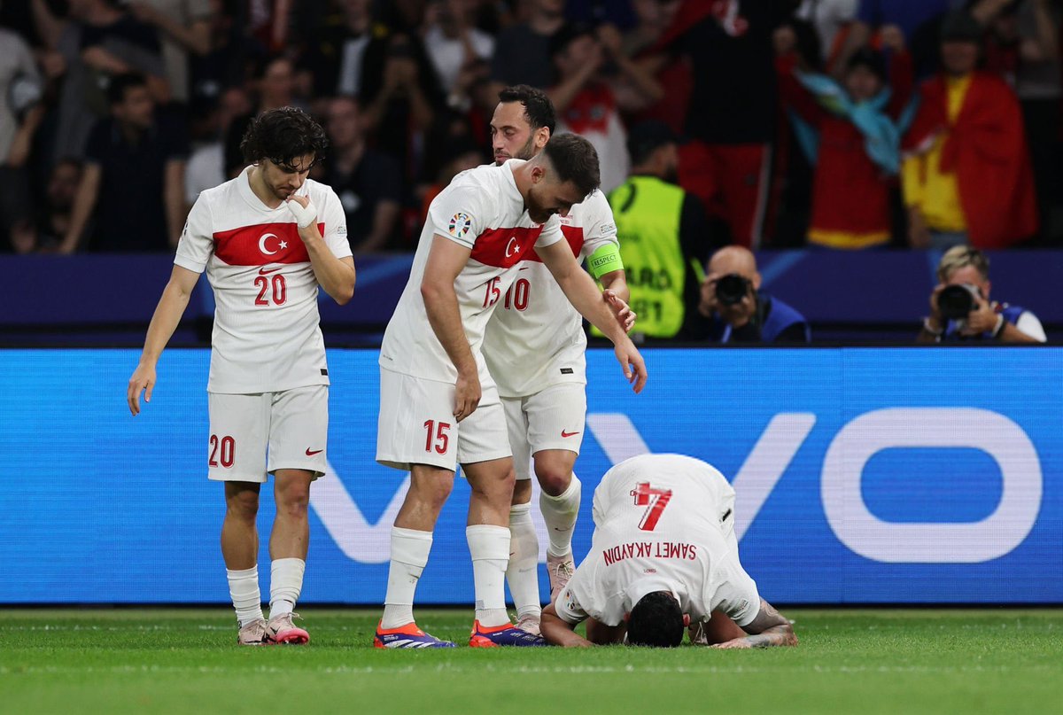 Merih Bozkurt selamı verdi diye men edersin, yerine oynayan Hollanda’ya atar secdeye gider

İlahi adaletin sözlük karşılığı şu gol