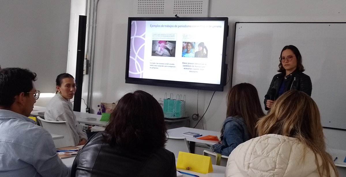 📢 #Ahora inicia ‘Taller de edición con perspectiva de género' en el #FestivalGabo2024

Participan:

<a href="/Alvaradomariana/">Mariana Alvarado</a> 🇲🇽
<a href="/pilar4as/">Pilar4as</a> 🇨🇴
<a href="/gogo_ilustra/">Gogo</a> 🇲🇽

👉 Lee lo mejor de la charla en este hilo 🧵