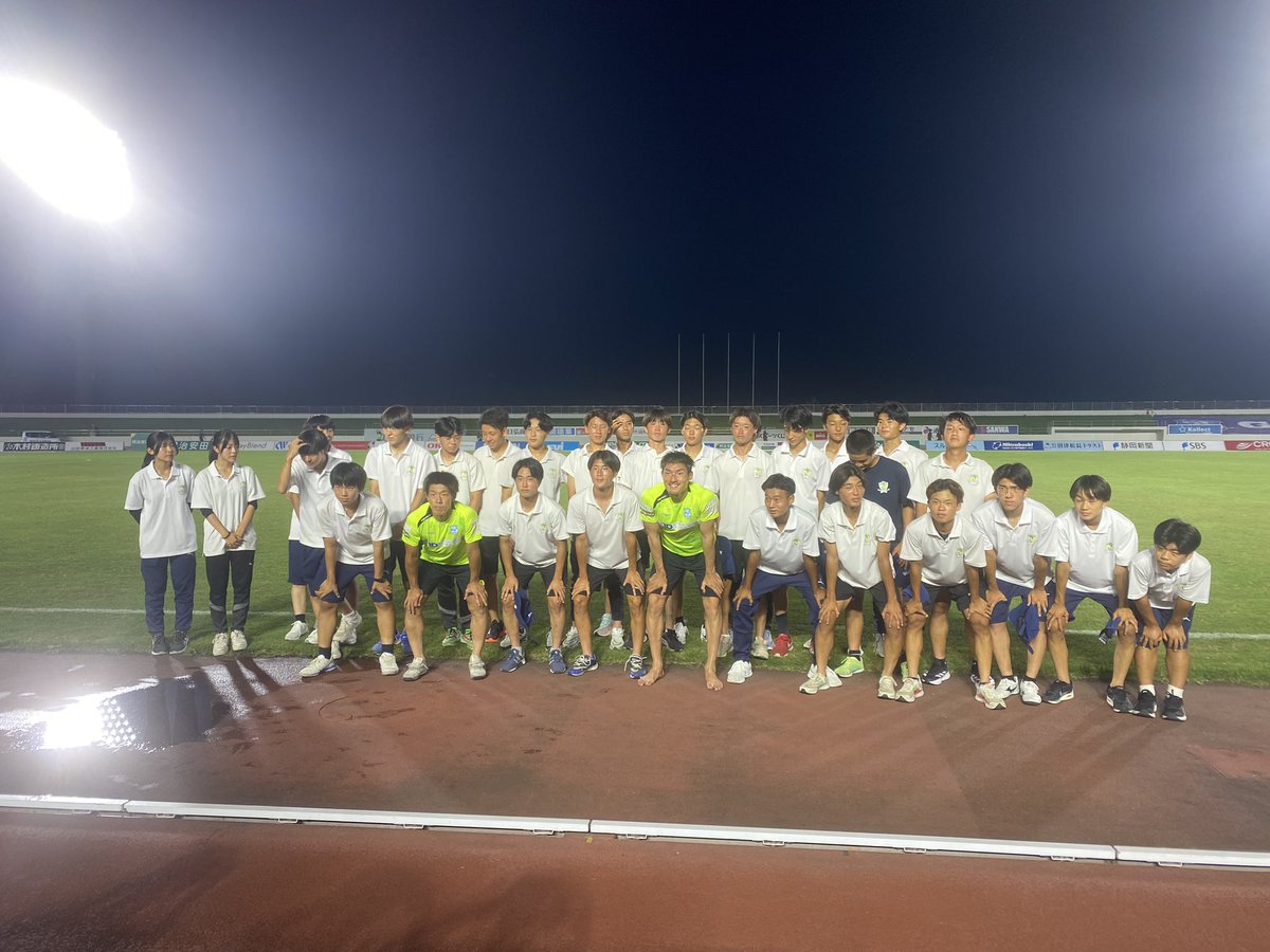 ncfc284's tweet photo. #アスルクラロ の運営ボランティアをさせていただきました。リーグ公式戦後のボランティアでしたが、試合も快勝し素晴らしい1日となりました。
また、菅井選手、附木選手の2選手ですが、クールダウン中にも関わらず写真撮影に応じていただきありがとうございました！

@yfc39
@ta90802_lacos
#沼津大宮 https://t.co/VOparhTQ4Y