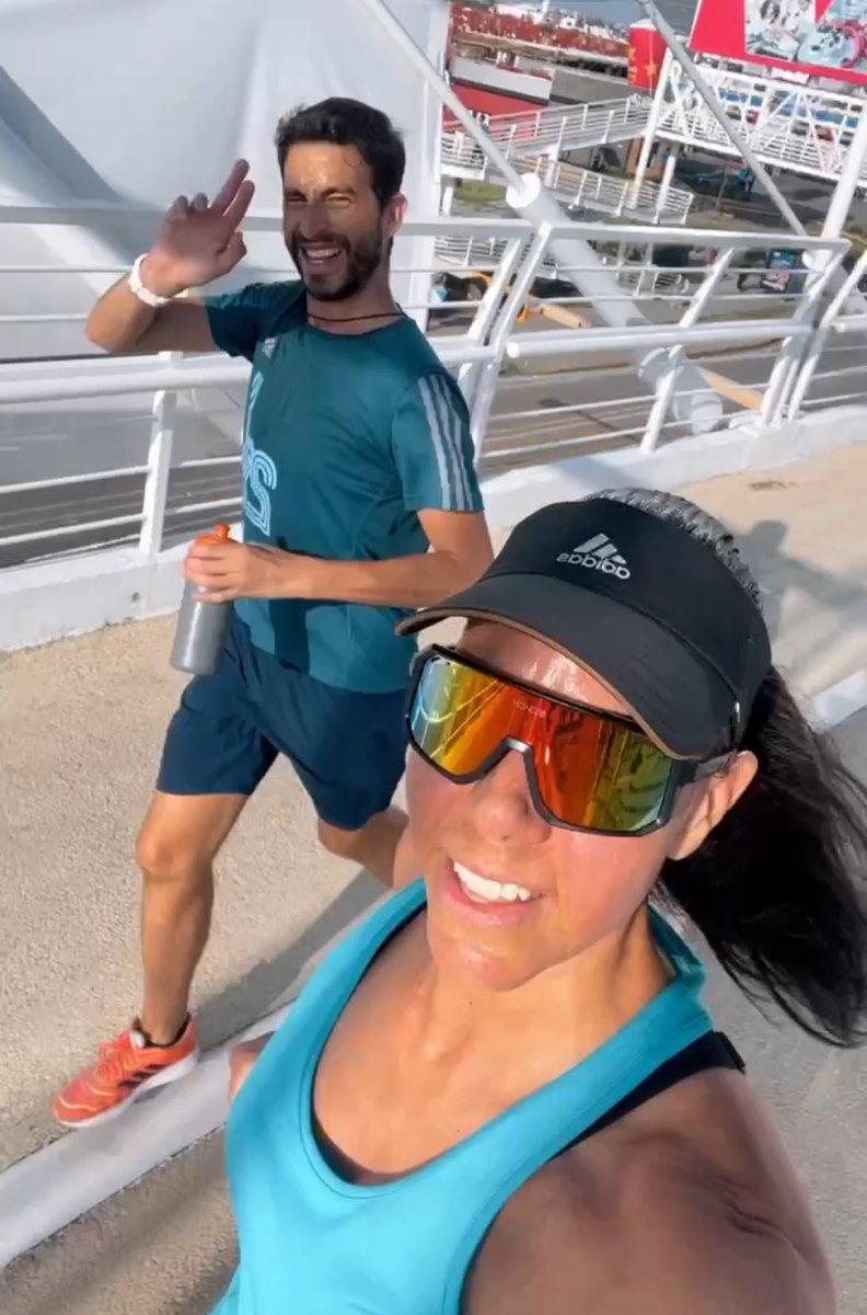 verorunner's tweet photo. #Sabado de kms con el team que salieron a ritmo tranqui pero estuvieron super, clima, platicadita y con gran acompañamiento canino #BlackRunner 🐾  
Que bonito es compartir kilómetros 🏃🏻‍♀️🏃🏻‍♂️

#Reto2024Kms https://t.co/464rmPCopY