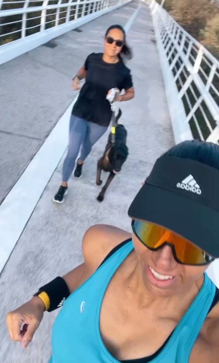 verorunner's tweet photo. #Sabado de kms con el team que salieron a ritmo tranqui pero estuvieron super, clima, platicadita y con gran acompañamiento canino #BlackRunner 🐾  
Que bonito es compartir kilómetros 🏃🏻‍♀️🏃🏻‍♂️

#Reto2024Kms https://t.co/464rmPCopY