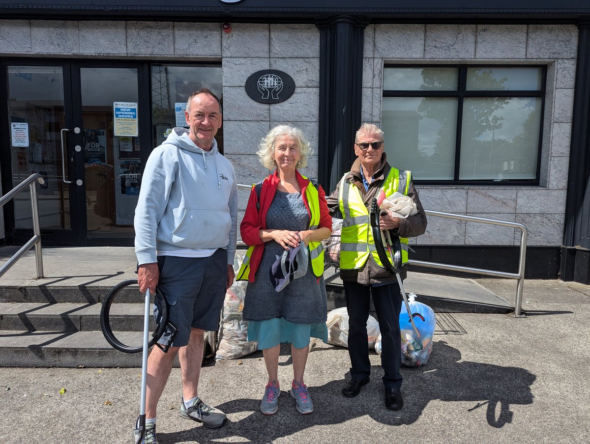 Thanks a million to everyone who helped out Saturday morning at our group litter pick in Crumlin Village 🤗