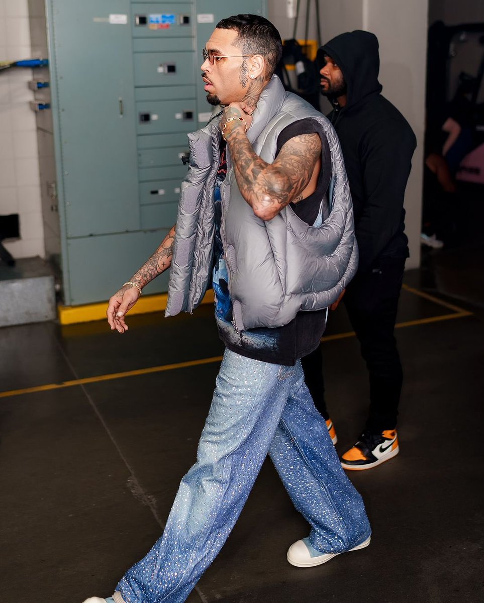 ClockNBreezyTV's tweet photo. CHRIS BROWN❤️ https://t.co/MdBZxIQGOn