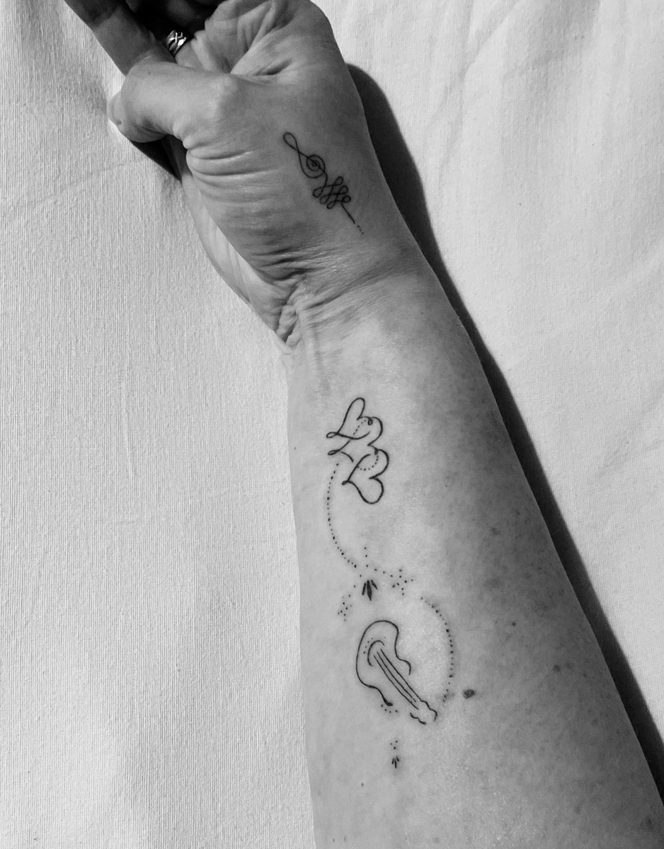 karenmac10's tweet photo. Thanks to the lovely Lisa at Skin Magick in Keighley, my trilogy is done β¦my family π§βπ§βπ§β€οΈ, Alexβs name & my love for music πΆπΈ all represented #NeverTooOldπ #Handpoked https://t.co/QF7bPzl8xe