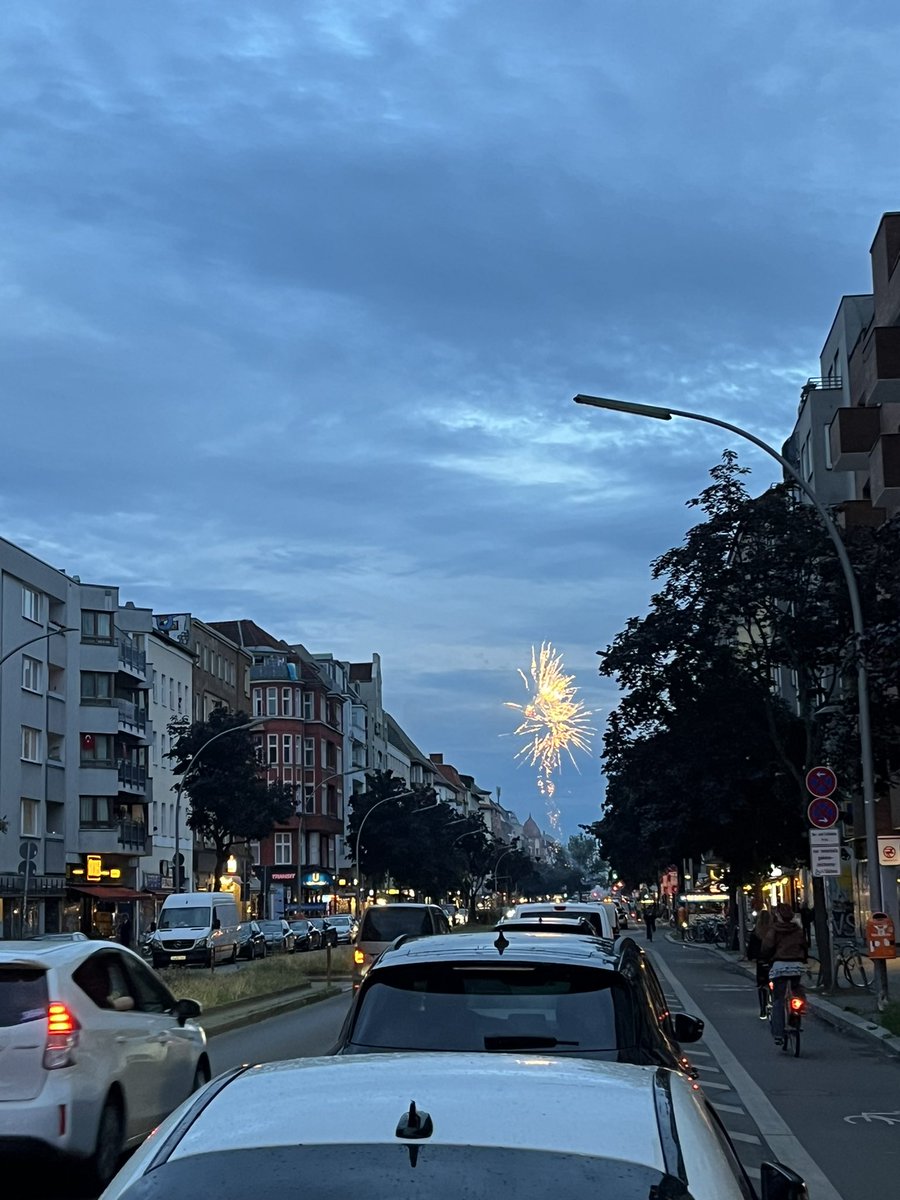 Torjubel überm Hermannplatz #turned