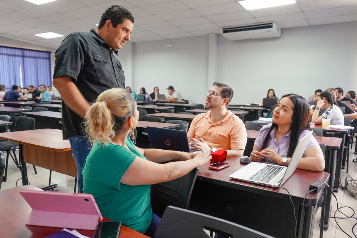 Escuela de Posgrados UEES tweet media
