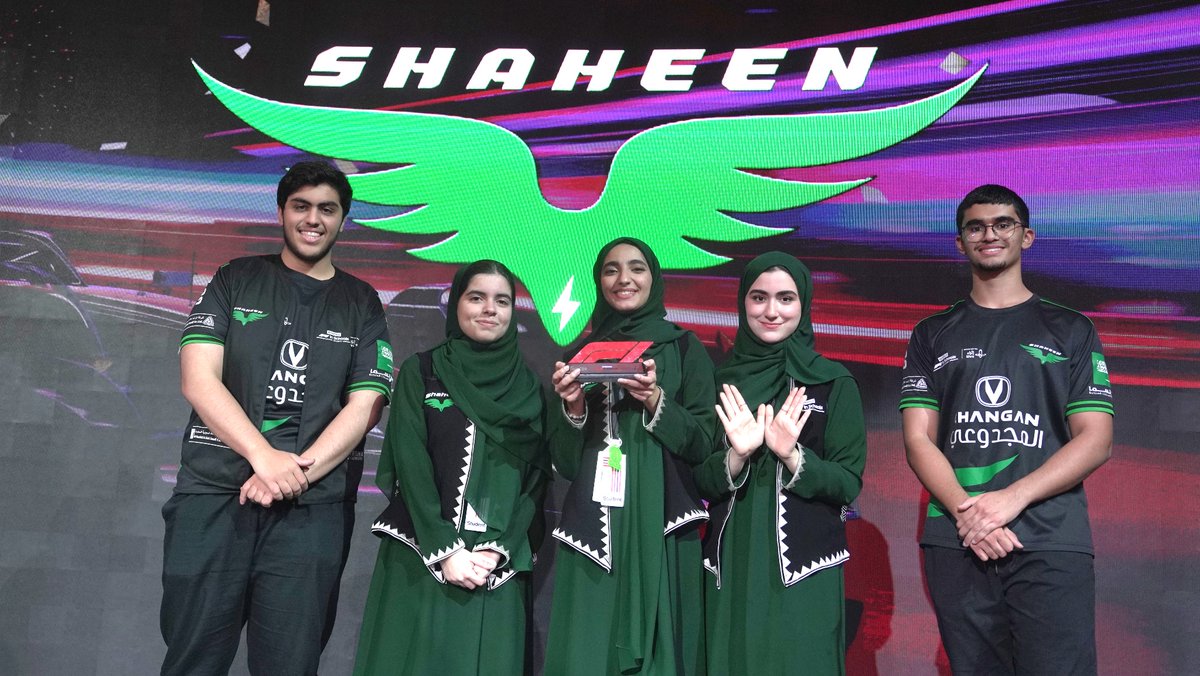 قبل قليل انتهى الأبطال في @F1inschoolsKsa من التصفيات الوطنية، وترشحت 4 فرق للمنافسة العالمية.

*أبرز الجوائز التي حققتها الفرق السعودية في النسخ السابقة:*
1- جائزة التفكير الابتكاري
2- جائزة المرأة لرياضة السيارات 
3- جائزة أفضل وافدين جدد

برنامج #فورمولا1_في_المدارس يهدف إلى