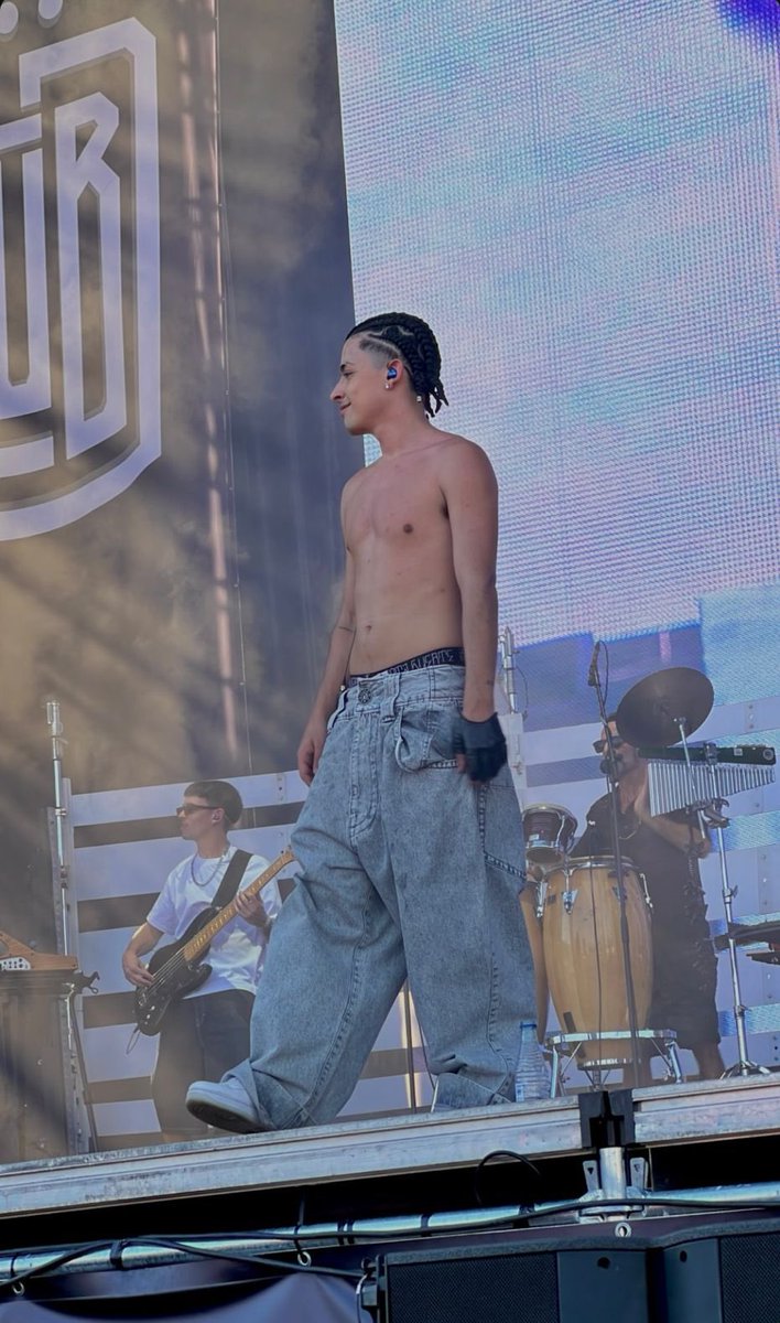 Trueno durante su show en Madrid. 🇪🇸