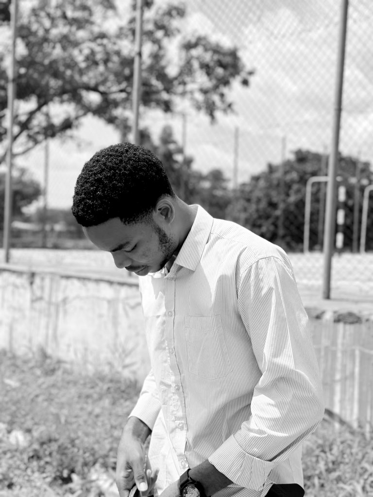 matinz44's tweet photo. E don shift go back small 🌚🚶 https://t.co/WijnY3bwsP