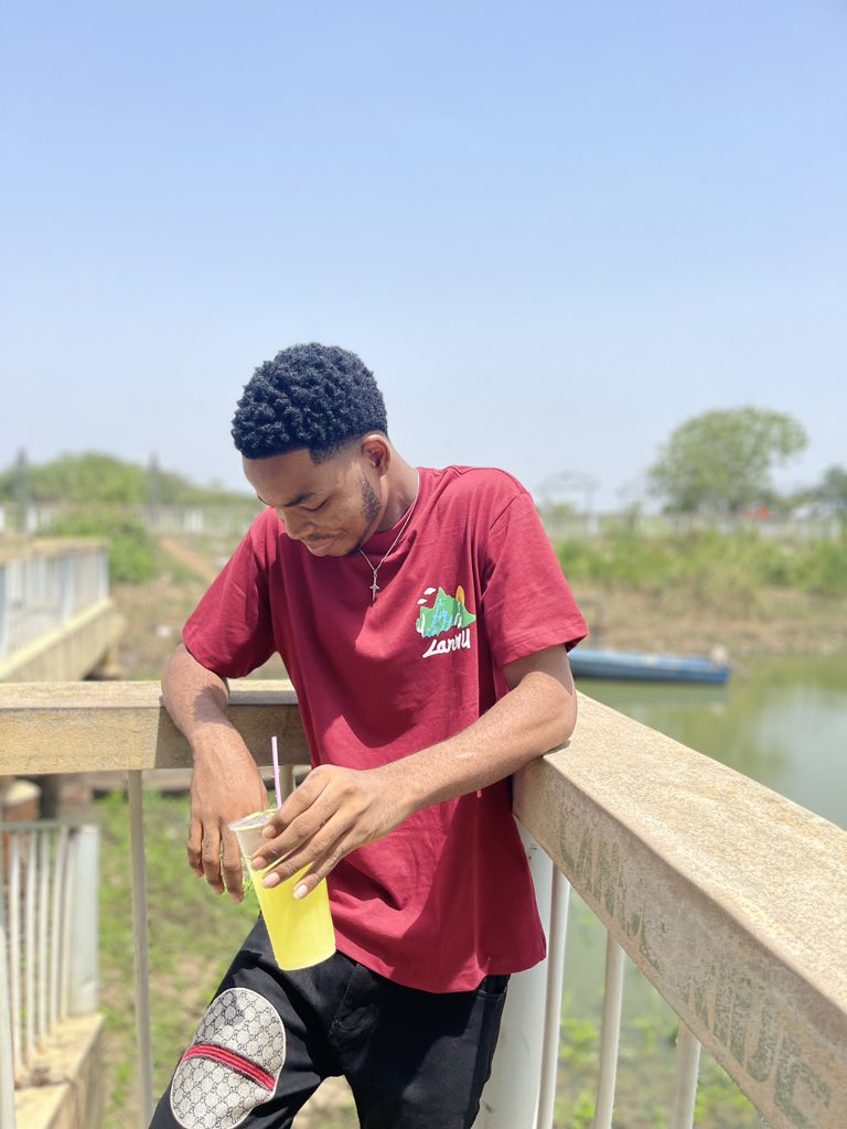 matinz44's tweet photo. E don shift go back small 🌚🚶 https://t.co/WijnY3bwsP