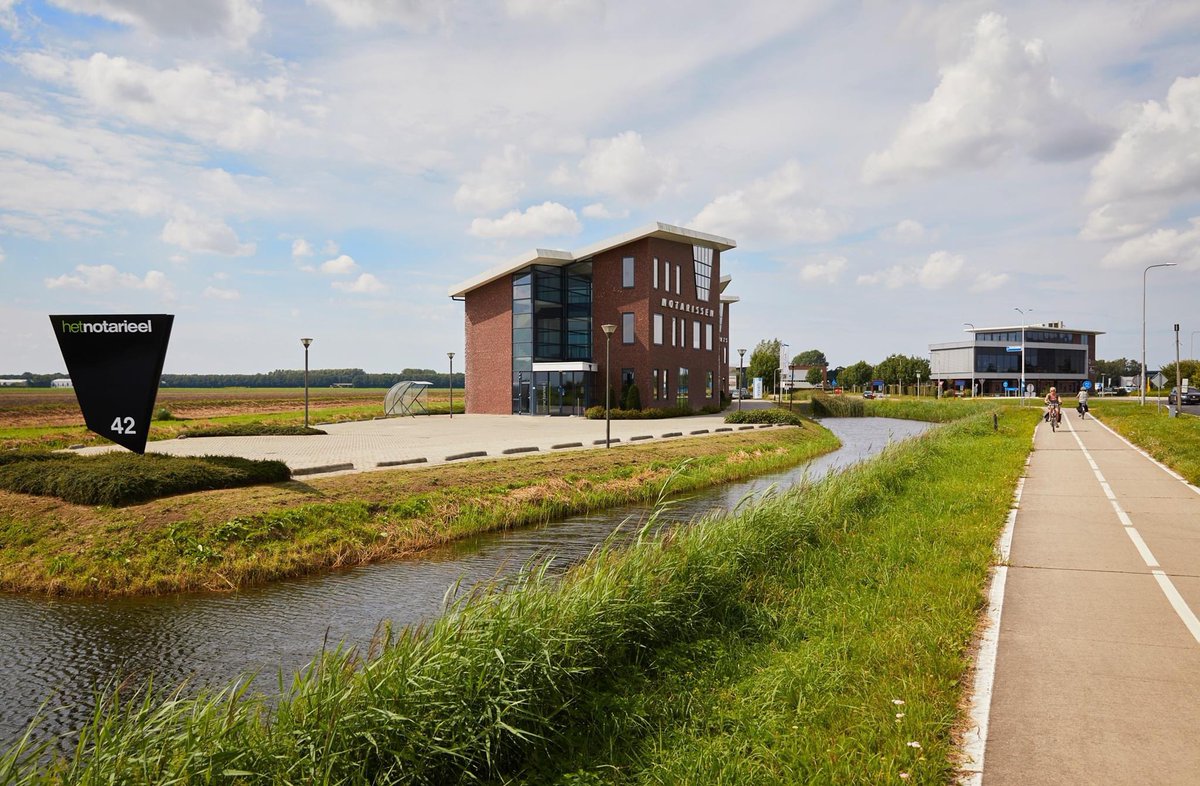 Wie komt ons gezellige topteam versterken? Wij zoeken een extra receptiemedewerker!

#vacature #noordoostpolder #notaris #hetnotarieel 
werkenbijhetnotarieel.nl/vacature/recep…