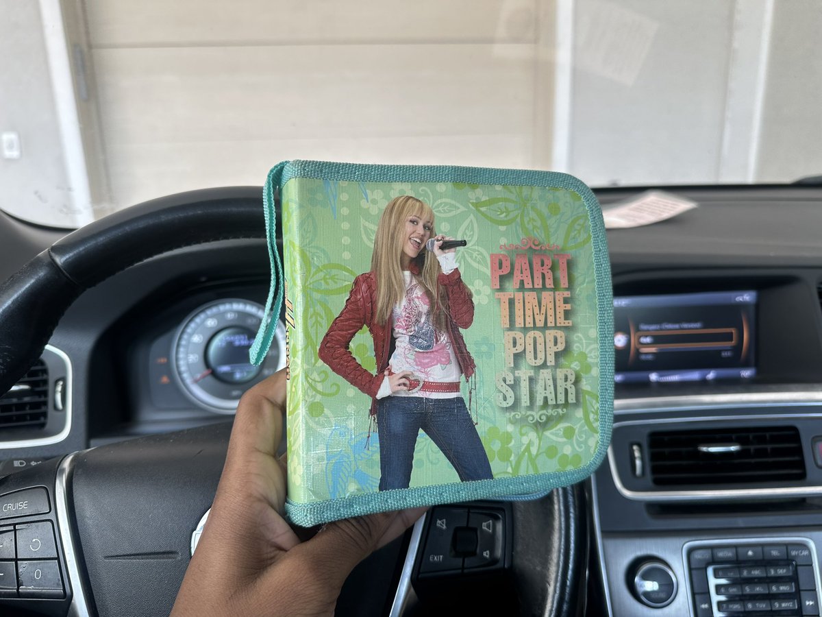 Hannah Montana World tweet media