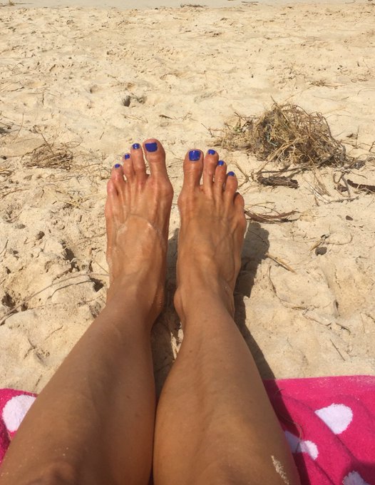 My view. 😎 Happy Saturday! XOXO 💋  #4thofjulyweekend #HappySaturday #beachday #feet  #onlyfans #onlyfansbabe<a href="/tag/4thofjulyweekend"class="tags">#4thofjulyweekend</a><a href="/tag/feet"class="tags"><span>#feet</span></a><a href="/tag/happysaturday"class="tags"><span>#happysaturday</span></a><a href="/tag/beachday"class="tags"><span>#beachday</span></a><a href="/tag/onlyfans"class="tags"><span>#onlyfans</span></a><a href="/tag/onlyfansgirl"class="tags"><span>#onlyfansgirl</span></a>