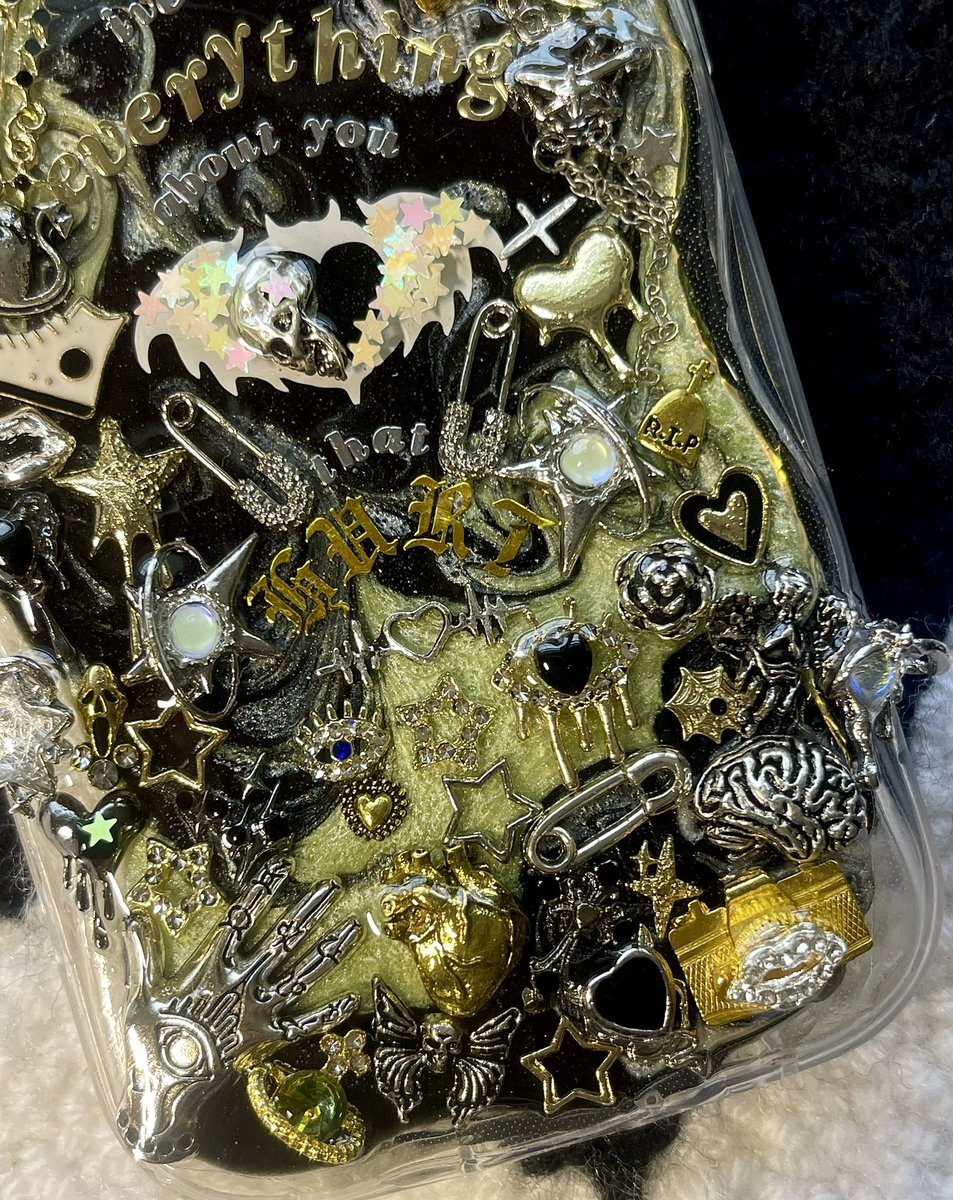 trade baby blues for wide eyed browns

✖️the G.I.N.A.S.F.S case✖️

reserve your spot in the queue today for just $20! 
this reservation fee will be applied as a credit toward your total order🖤💛

 dms are always open 💌