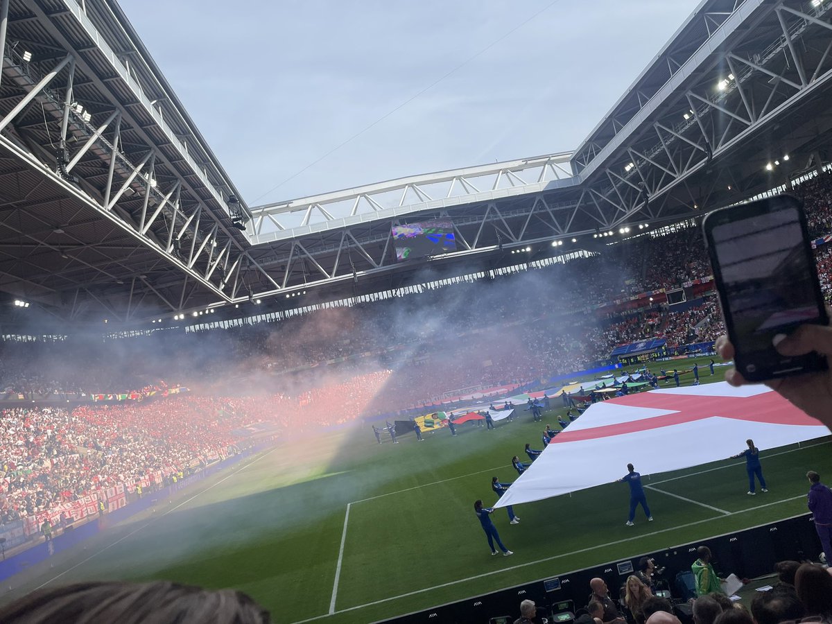 Rog8972's tweet image. 😎