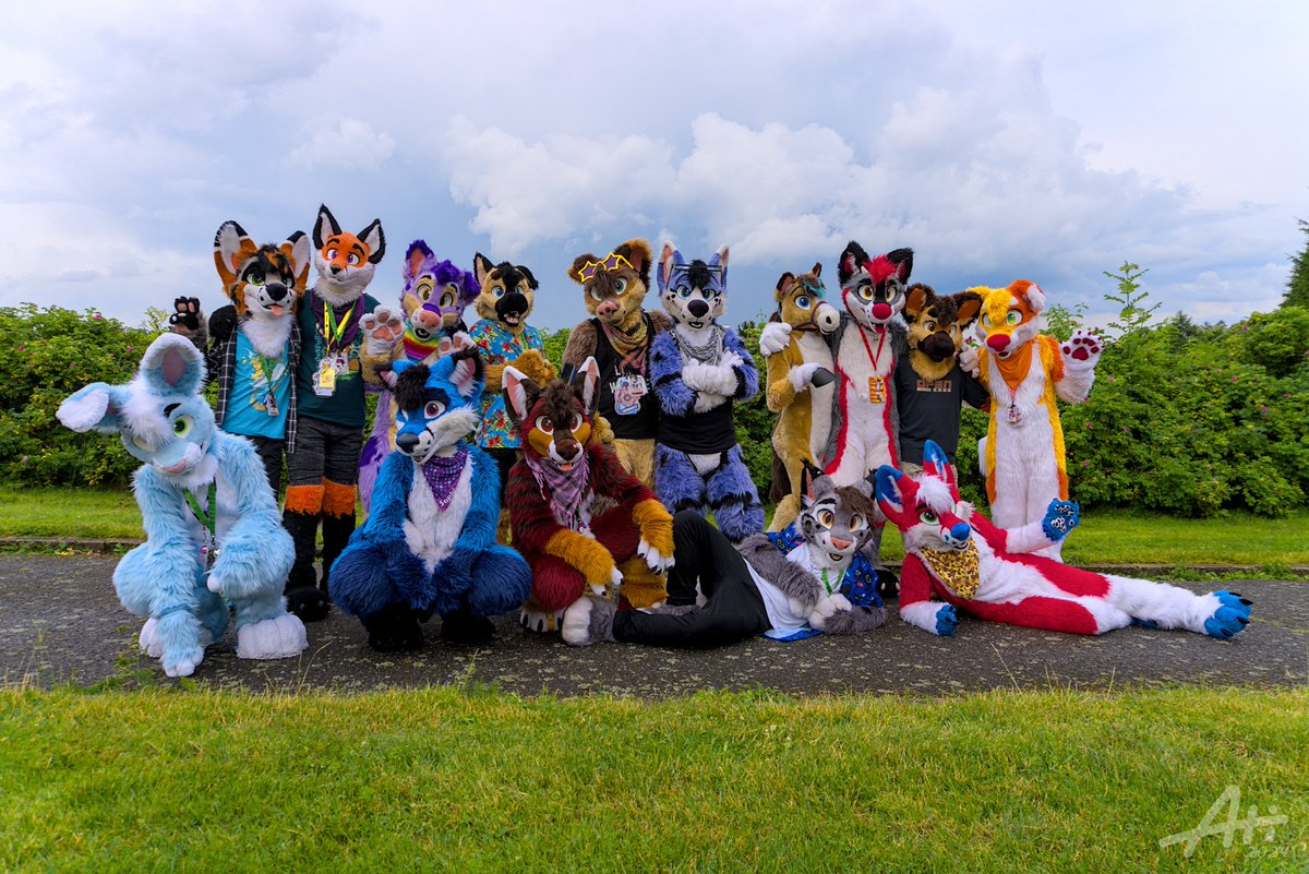 Fursuit family photo from #česfur :3