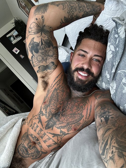 nap with me? https://t.co/vHipm6f4VP