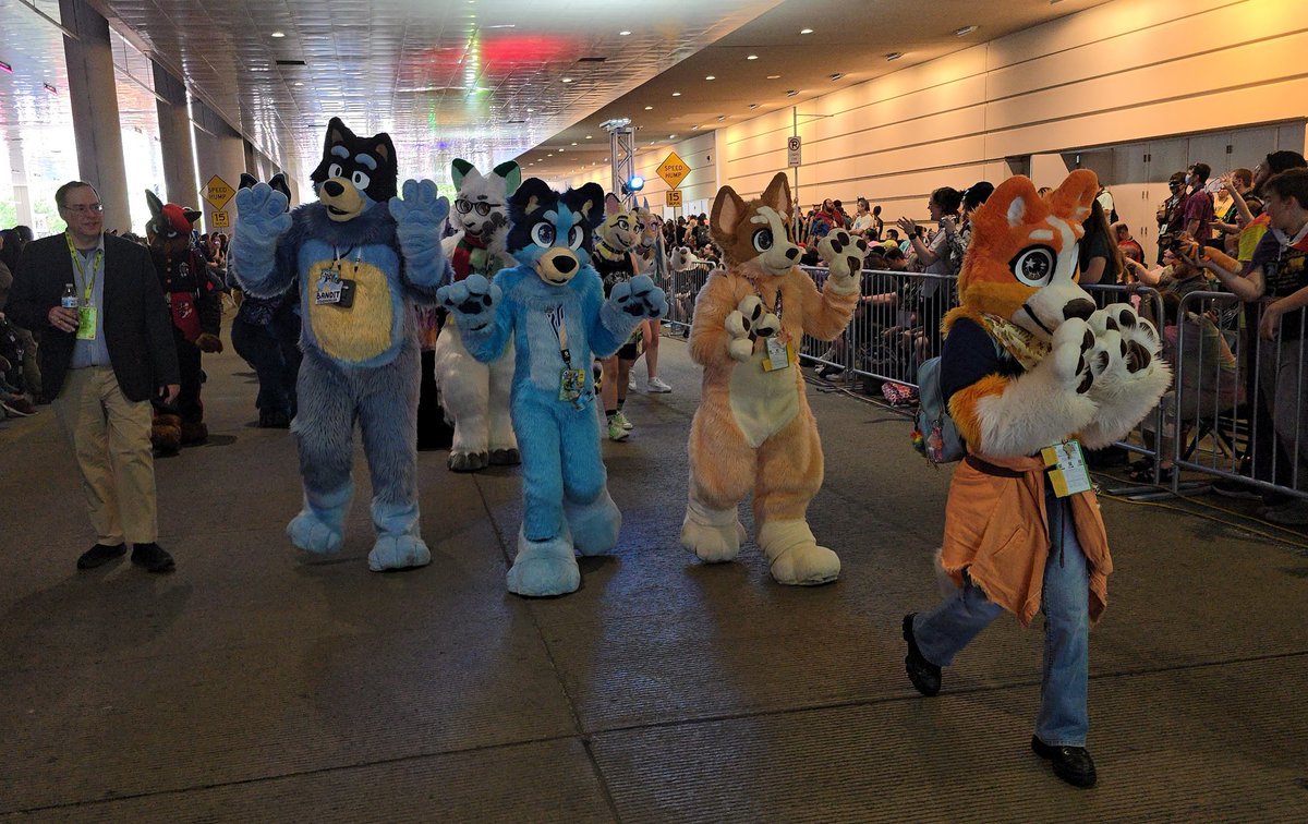 SketchyMouse's tweet photo. This episode of Bluey is called: Anthrocon https://t.co/kV7rE2v9du