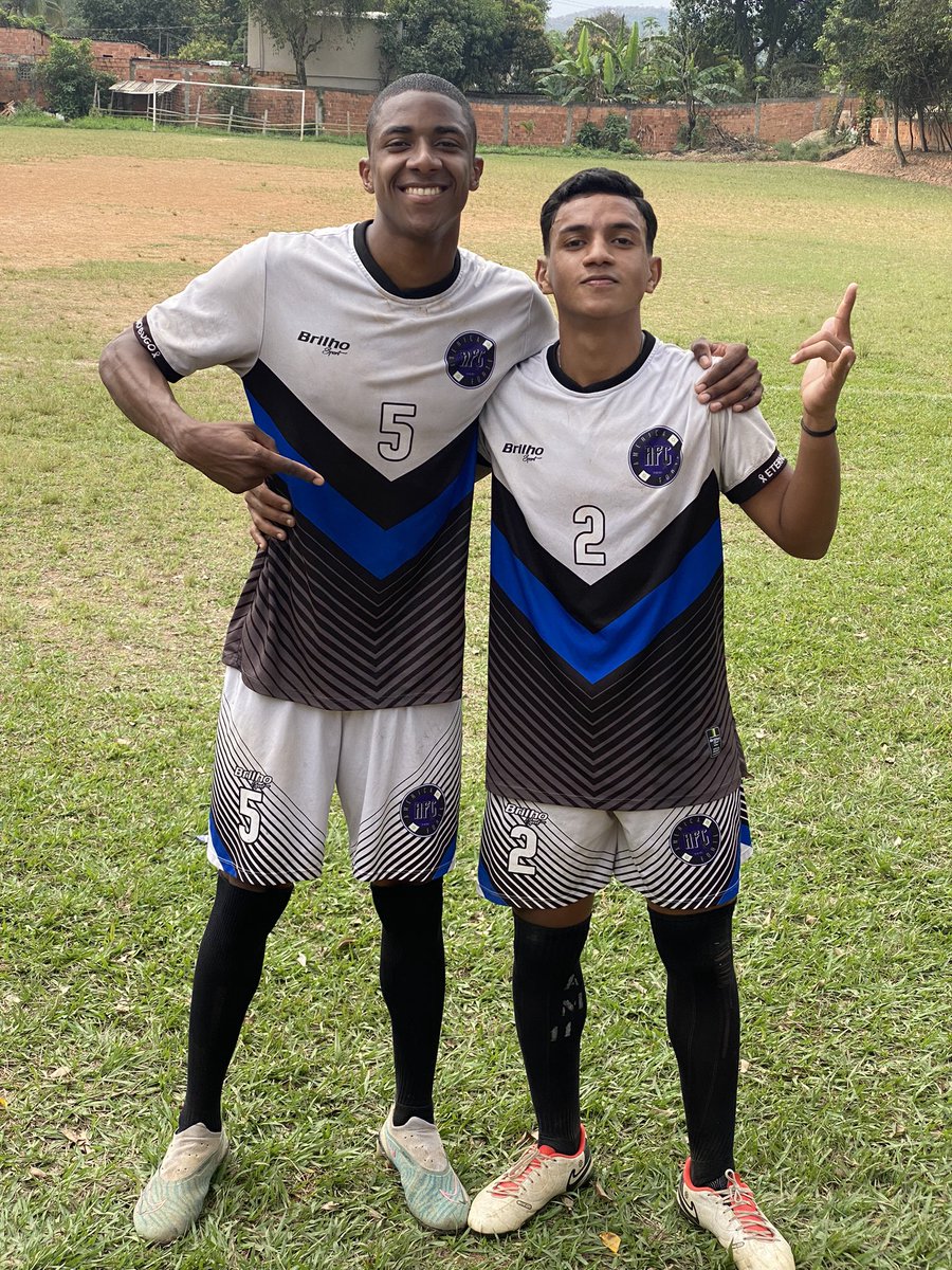 americadoforte's tweet photo. é o REI DOS CLÁSSICOS mané 👍🏽4️⃣💙🖤 https://t.co/tiadVM1Lk9