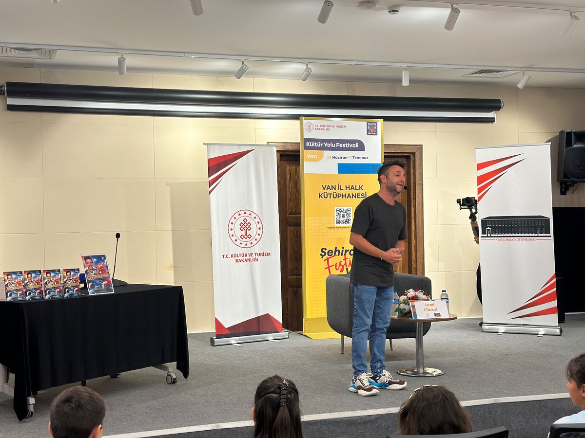 Van İl Halk Kütüphanesi tweet media