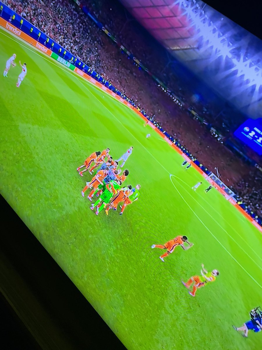 zahlenzauberei's tweet image. Yeeeeesssss ⚽️⚽️⚽️⚽️⚽️💪💪💪💪💪
#gratulation an unsere Freunde aus den #Niederlande 
#NEDTUR #EURO2024