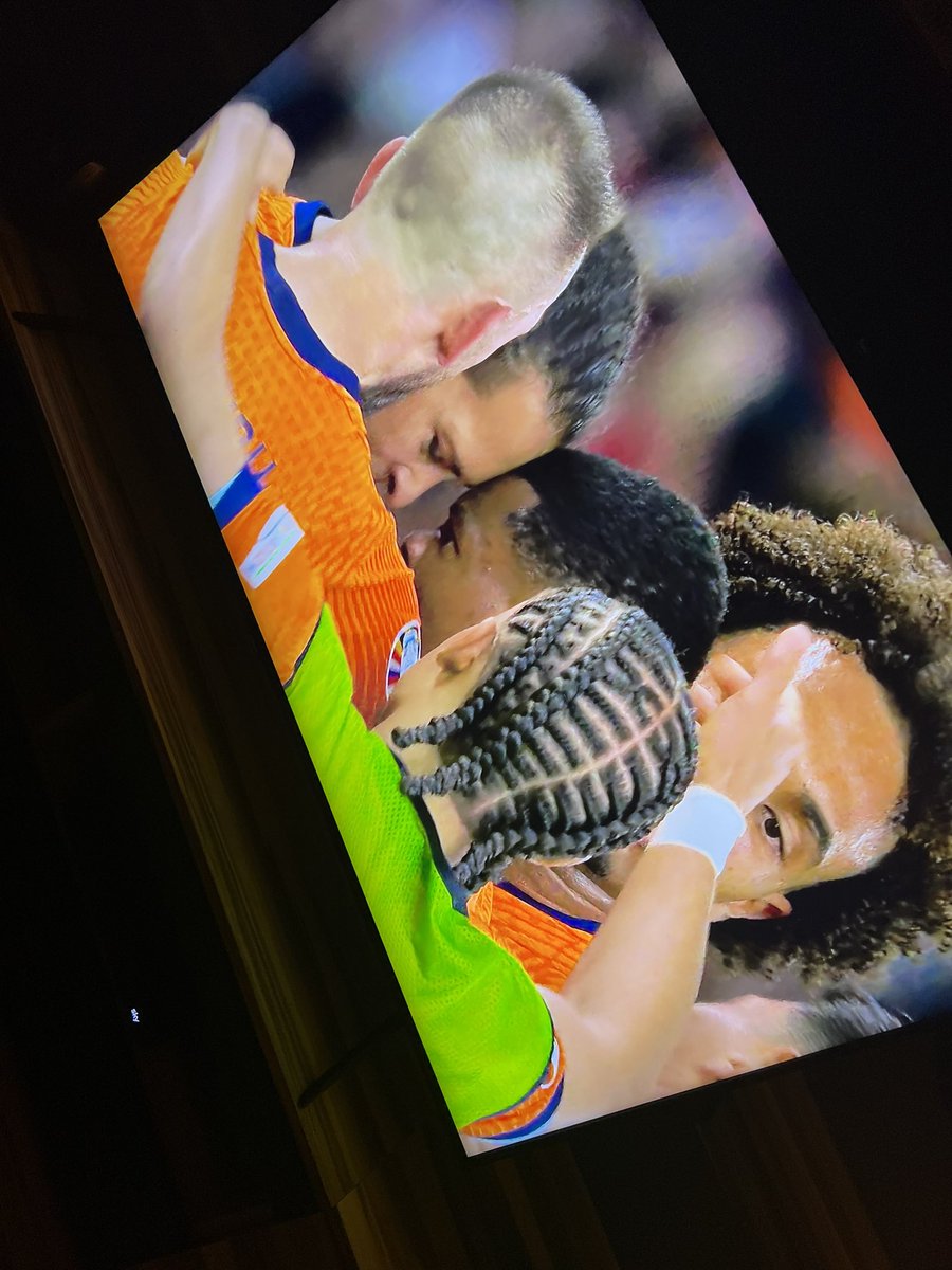 zahlenzauberei's tweet image. Yeeeeesssss ⚽️⚽️⚽️⚽️⚽️💪💪💪💪💪
#gratulation an unsere Freunde aus den #Niederlande 
#NEDTUR #EURO2024