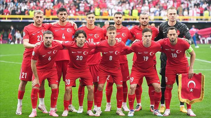 OzturkSemih's tweet photo. Teşekkürler bizi gururlandırdığınız için 🇹🇷

#BizimCocuklar https://t.co/5toTz2MZst