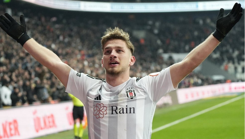 Leblebi gibi gol atan şu yetenekli çocuk sadece turnuvanın son 5 dakkası oynayabildi. 
Allah belanı versin Montello! 
Allah belanı versin Büyükekşi!
Allah belanı versin Hamit Altıntop!

TFF İSTİFA !!