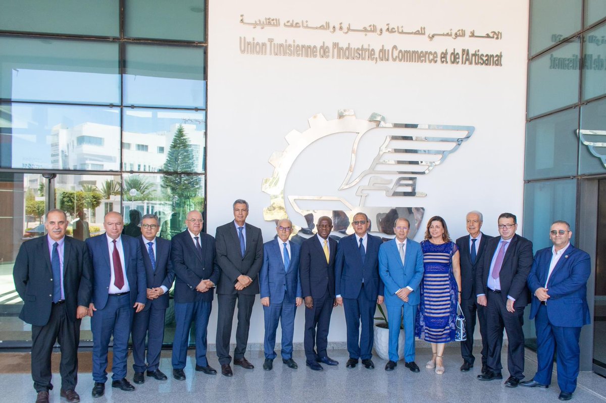 Lors de sa visite en Tunisie, M. Gilbert Houngbo, DG de l’OIT a été reçu au siège de l'UTICA. Les discussions entre M. Houngbo, M. Samir Majoul, Président de l'UTICA, et leurs délégations respectives ont porté sur les axes actuels et futurs de coopération entre l'OIT et l'UTICA