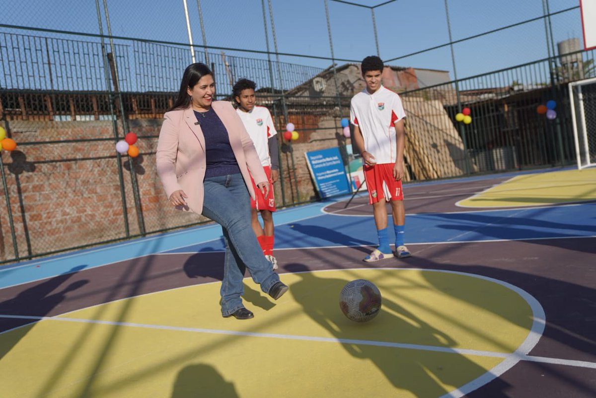 munquintanormal's tweet photo. Reinaugurada la multicancha de la Población María José: remodelación de la carpeta asfáltica, pintura y la demarcación de la cancha, circuito de calistenia, reposición de la iluminación existente y obras para la adaptación de veredas a un costado de la multicancha
#QuintaNormal https://t.co/owB08VeohA