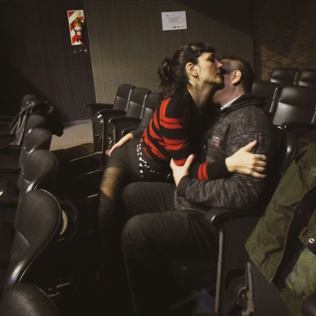 CINEMA FELLATIO. Fotograf&iacute;as expl&iacute;citas y video tripleequis de obsequio con el cl&aacute;sico del morbo del