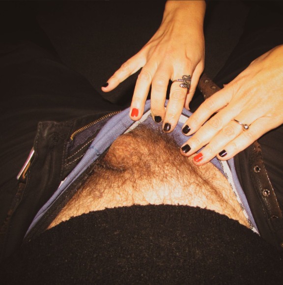 CINEMA FELLATIO. Fotograf&iacute;as expl&iacute;citas y video tripleequis de obsequio con el cl&aacute;sico del morbo del