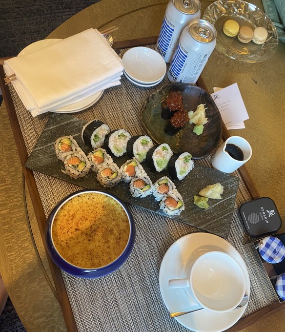 Best room service 😍 https://t.co/koR7fnKSDL<a href="/tag/newprofilepic"class="tags"><span>#newprofilepic</span></a>