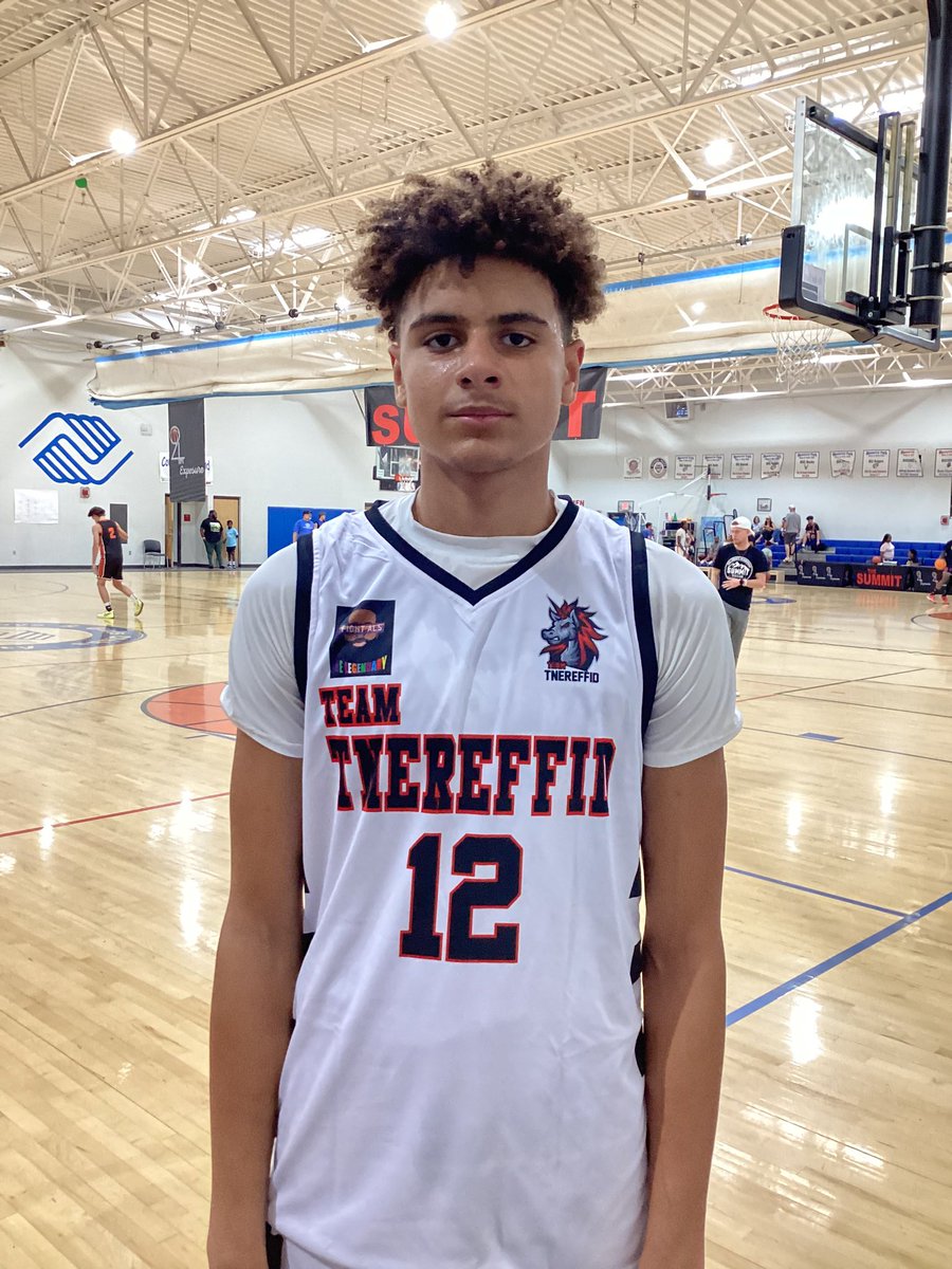 94ftexposure's tweet photo. @TEAM_TNEREFFID_ West (AR) forward Jacob Lyons (@Jacob_Hall_24) is the basketball prototype.  Versatile and athletic, the 6 foot 6 2027 combo forward is perfect for today’s 4 out basketball.

The sky is the limit for the young forward. https://t.co/HzlZZUJh6P
