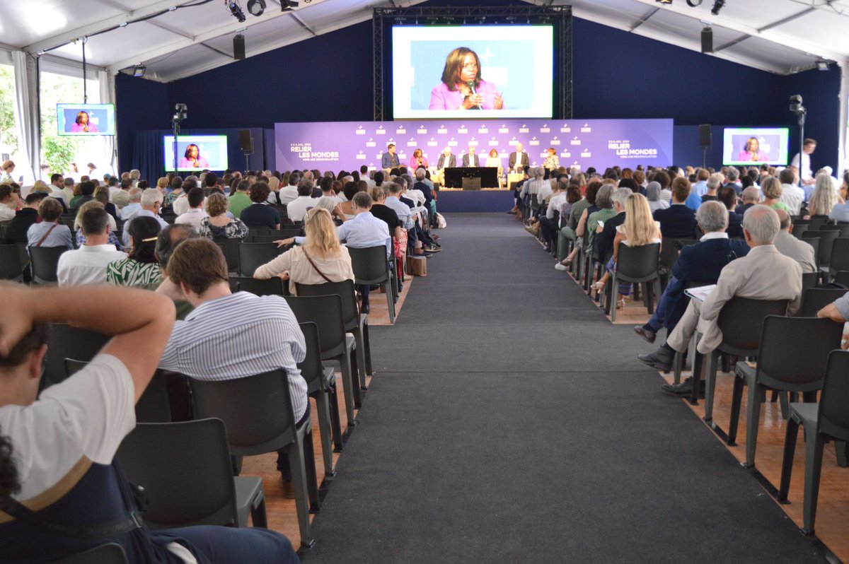 SandaOjiambo's tweet photo. Thrilled to join as a panelist today on "Redefining the Social Contract, the Modern Corporation &amp; Its Responsibilities" at #RencontresEconomiques d'Aix-en-Provence

A stimulating discussion on how modern corporations can increase public trust and meet growing expectations. https://t.co/6X1b3vACH3