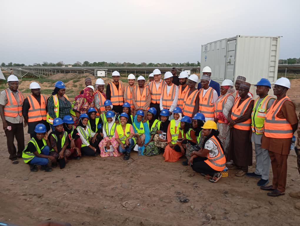 kabir_nina's tweet photo. Yesterday,with the world bank group,REA delegation @realreanigeria among others on the Unimaid 12megawatts hybrid solar power plant assessment.
#eepphase2
#stem
#femalestem
#renewableenergy https://t.co/5bbhfTxLdc