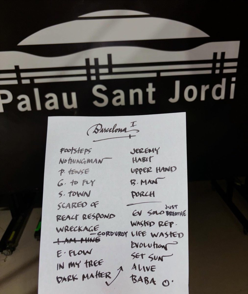PearlJam's tweet image. Muchas gracias, Barcelona! 🇪🇸