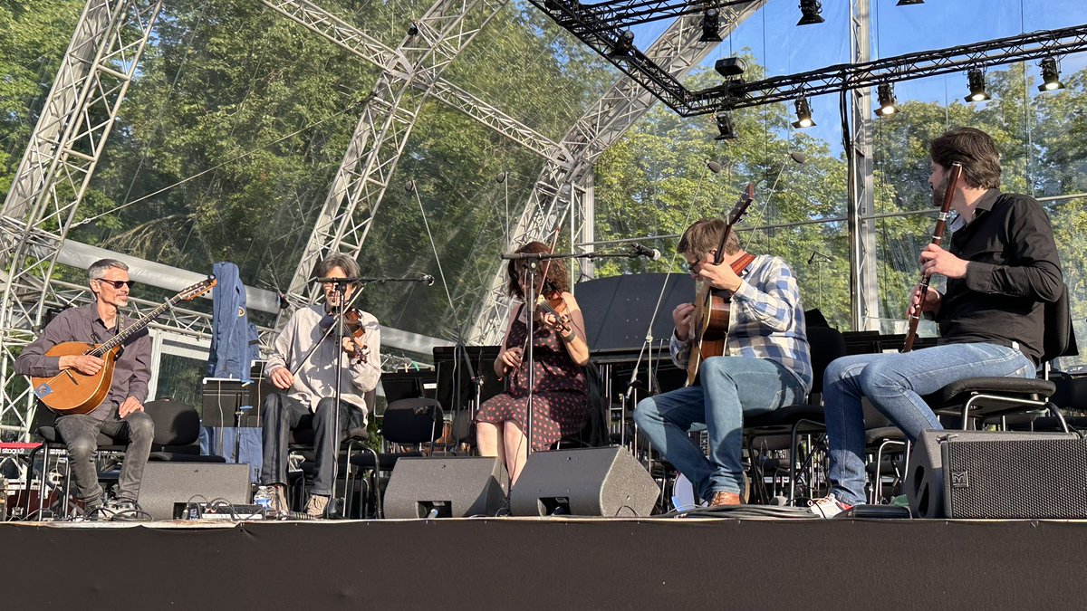 Ville de Reims (@villedereims) on Twitter photo Une très belle soirée et un public nombreux, au Parc de Champagne, pour le #concert pique-nique de cette 35e édition des <a href="/FlaneriesReims/">Flâneries Musicales de Reims</a>. Une très belle soirée et un public nombreux, au Parc de Champagne, pour le #concert pique-nique de cette 35e édition des <a href="/FlaneriesReims/">Flâneries Musicales de Reims</a>.