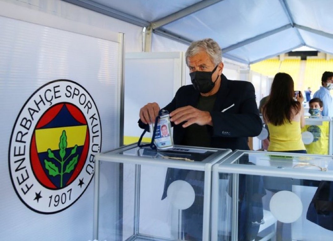 Haluk_Yurekli's tweet photo. UEFA’da ağırlığı var dedikleri Servet Yardımcı, ne Merih Demiral’a verilen cezaya engel oldu ne de kötü hakem yönetimlerine!

CANLI: https://t.co/PVwjgRzjxk https://t.co/EOZS4WHwDr