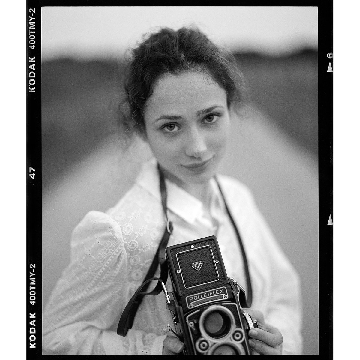 KodakProFilmBiz's tweet image. Luis Martin 
instagram.com/lsmartphoto
🎞️ #tmax400 #portra160 #trix400

"The analog medium format, often in black and white, allows me to achieve a timeless quality in my images. It enhances the warmth and depth of the scenes I capture, giving them a unique texture." - Luis