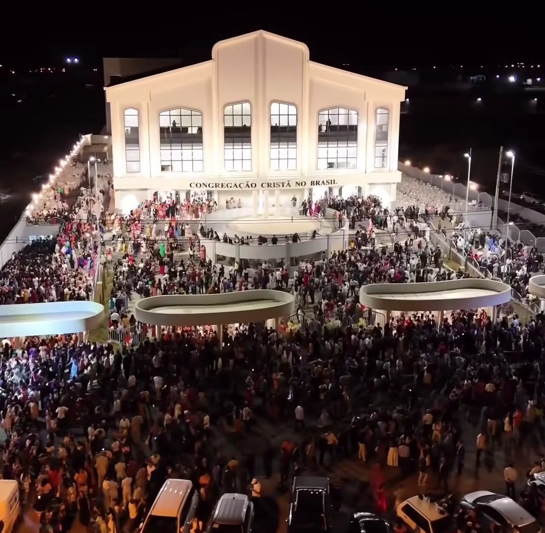 forasteiroccb's tweet photo. "No final do culto a gente se vê"

O final do culto: https://t.co/1ZhPKaN0O6
