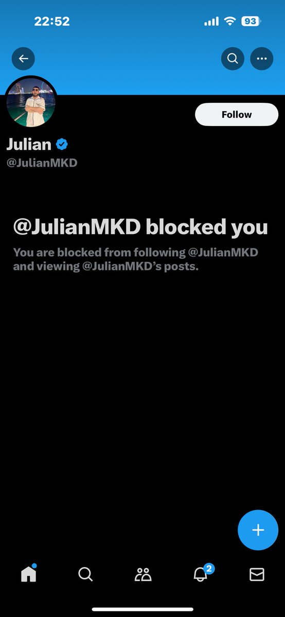 evandoyie's tweet photo. @GMandGetFucked @JulianMKD Doesn’t like people slagging his fat neck by the looks of it 🤣 https://t.co/3fCTUlTJAU