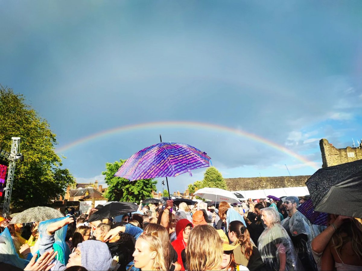 DeneezWilton's tweet image. A day out with my beautiful daughter at an old skool music concert. We had rain, wind, sunshine, sunsets, music and lots of dancing. #FeelingAlive