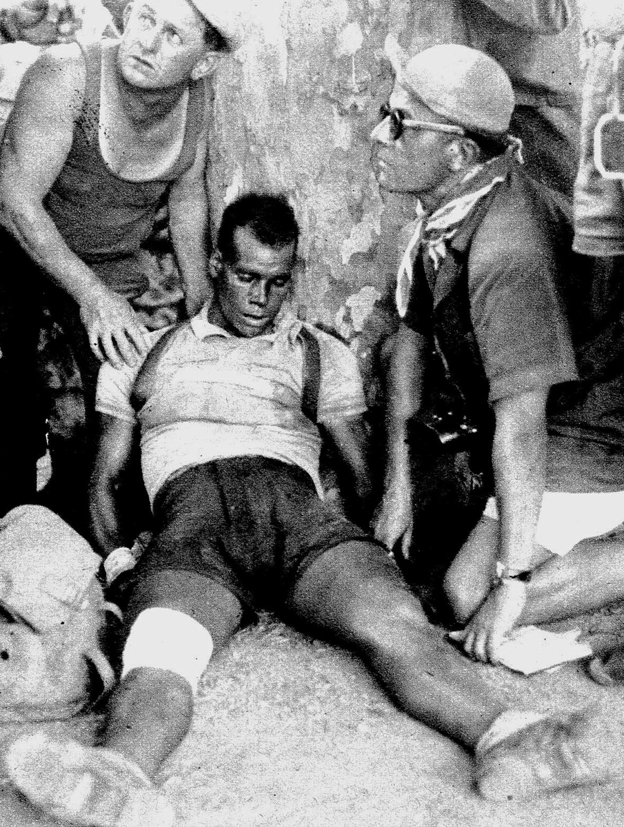 27 juillet 1950. Abdelkader Zaaf s'écroule inanimé sur le bord de la route entre Perpignan et Nîmes alors qu'il était seul échappé. Aspergé de vin par des vignerons, il repartira en sens inverse