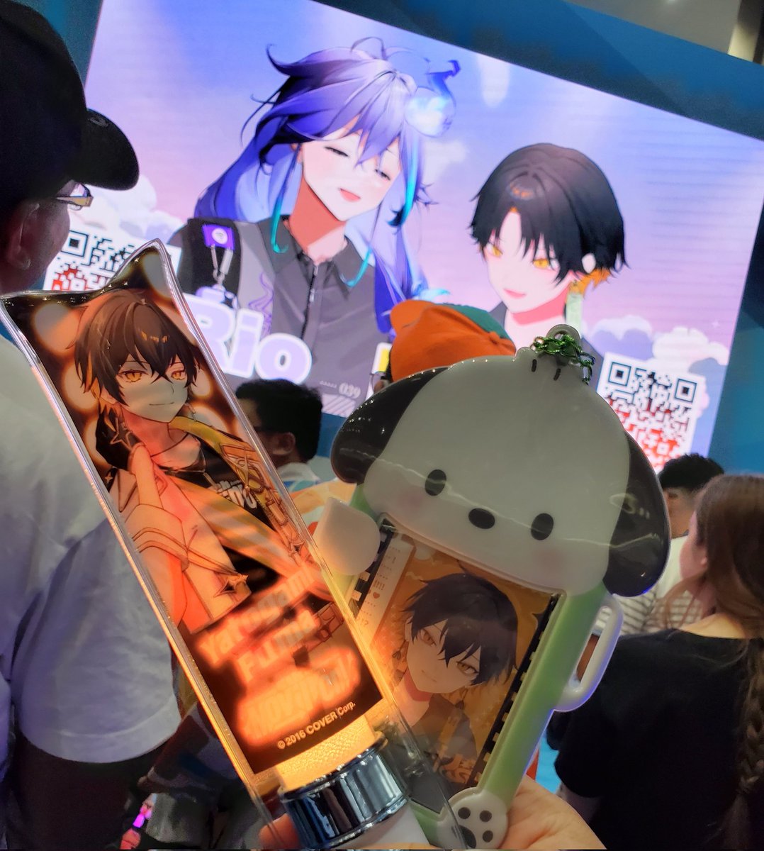 Pilehighwithcat's tweet photo. Thank you is all I can say 🥺😭🧡 I'll never forget.. this moment 
#hololiveMeet #AX2024 https://t.co/gdYMk1mSSI