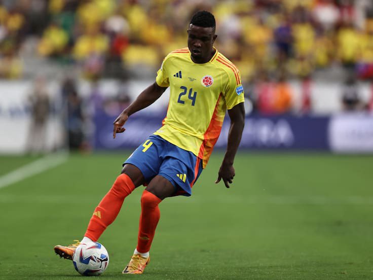SamuelPardoR17's tweet photo. 🔝 Cuarto gol de Jhon Córdoba con la camiseta de la Selección Colombia en 8 partidos jugados. 

Todos los goles que ha anotado con la Selección los ha convertido cuando salió en el XI titular.

Asistencia número 29 de James Rodríguez con la Selección, cuarta en esta Copa América. https://t.co/GawPuIN1jW