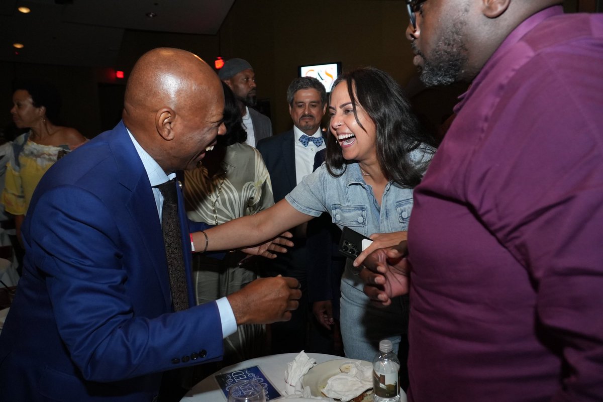 SylvesterTurner's tweet image. Wishing a #HappyBirthday to Judge Manpreet Singh. 

Thanks for all the laughs and for your countless support over the years.