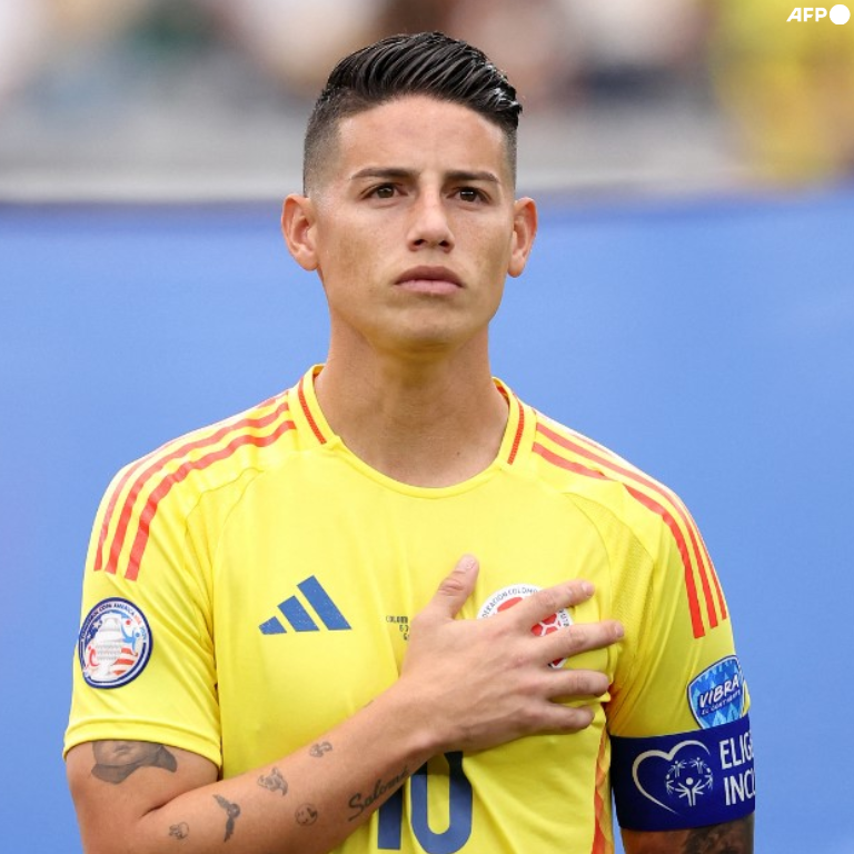 InvictosSomos's tweet photo. ¿Cómo saber que alguien no tiene ni idea de fútbol? Se atrevía a cuestionar la calidad y el legado de este tipo. Ni se suban al barco, reventadores irrespetuosos. Ya es demasiado tarde. James Rodríguez siempre jugó para la gente que sabe de fútbol. SIEMPRE.
